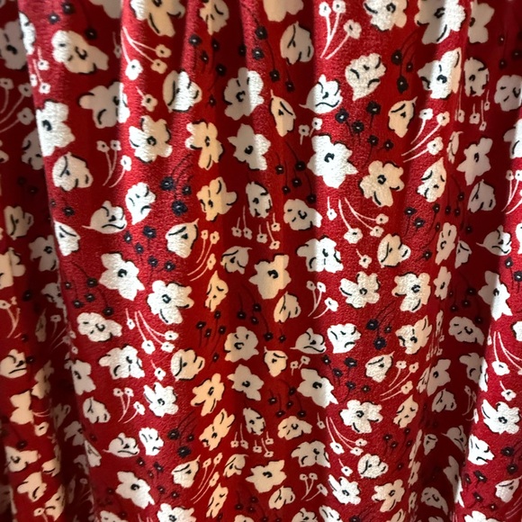 Chic Red Floral Maxi Dress - Picture 2 of 3